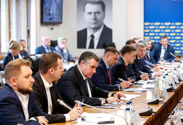 Встреча заместителя Председателя Правительства РФ Виктории Абрамченко с членами фракции ЛДПР